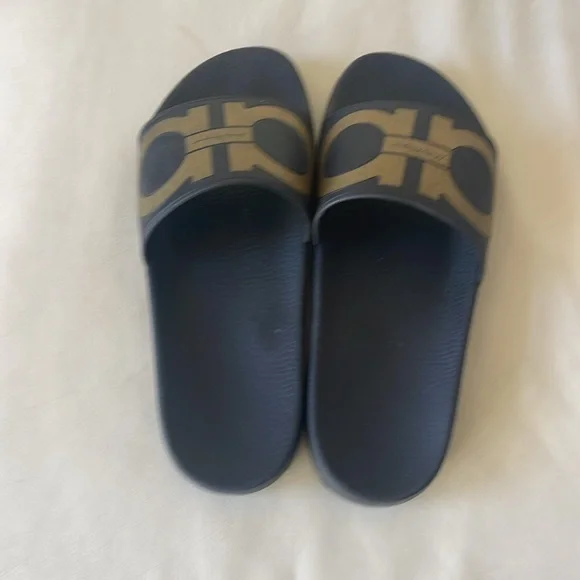 Ferragamo slides - Picture 2 of 3